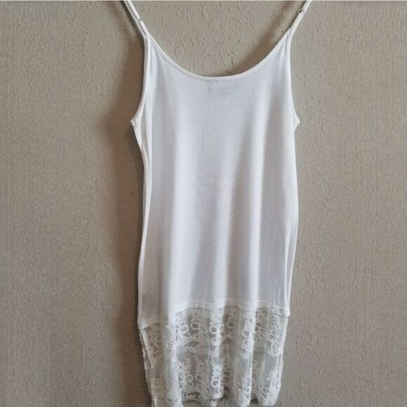 NWOT Vandana Cami with Lace - Picture 2 of 7